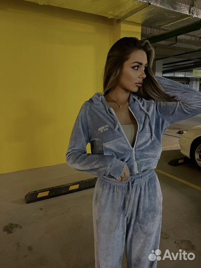 Велюровый спортивный костюм meowone