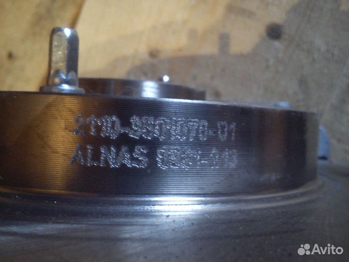 Кулак поворотный в сборе