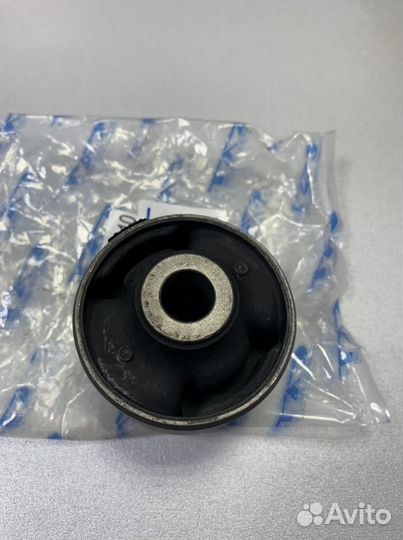 Сайлентблок поперечнего рычага Солярис Киа 2017