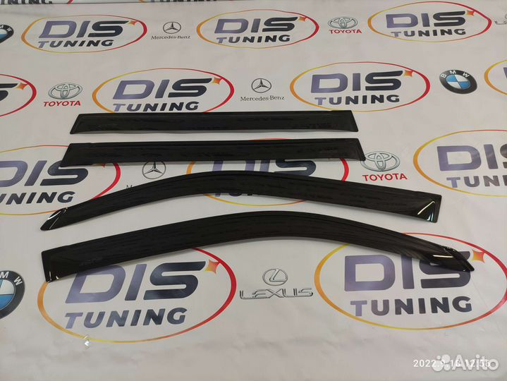 Ветровики на land cruiser 200