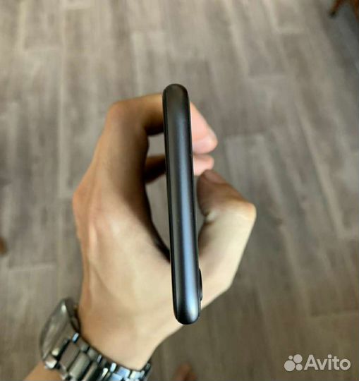 Телефон iPhone 8 64 gb