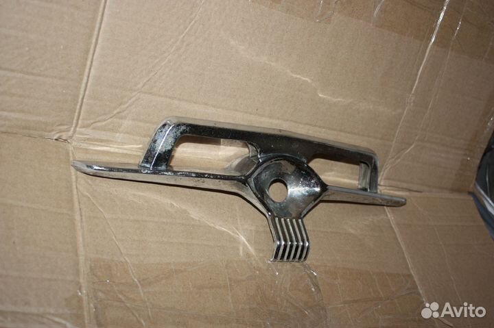 Волга газ-22 ручка багажника птица