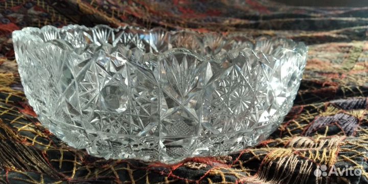 Продам вазу хрустальную