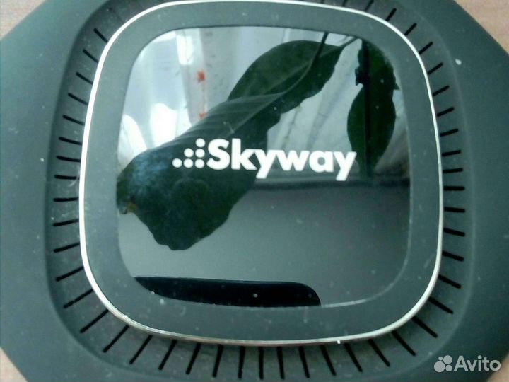 Беспроводное зарядное устройство Skyway Touch