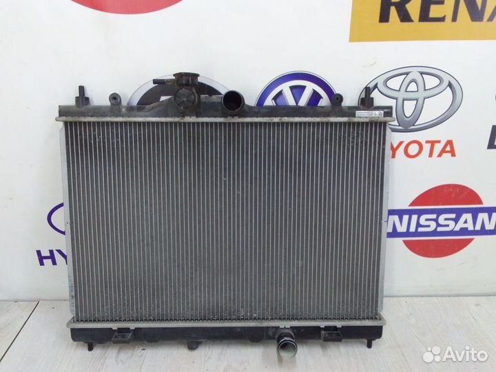 Радиатор охлаждения двигателя основной Nissan juke