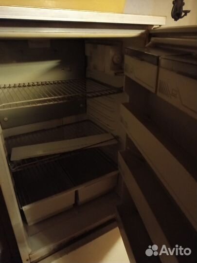 Продам холодильник