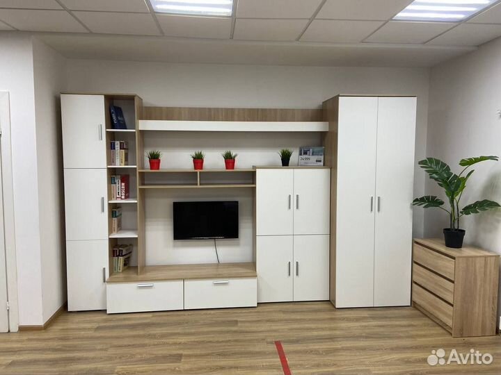 Стенка в гостиную большая