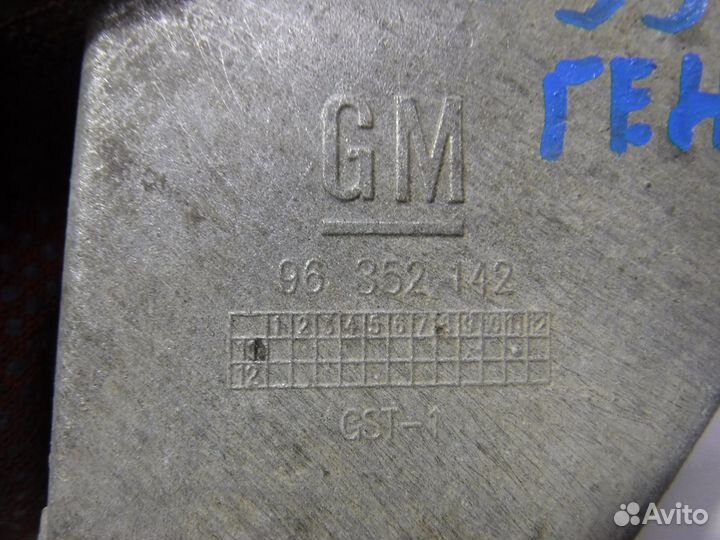 Кронштейн генератора Chevrolet Cruze