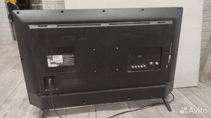 Tелевизор LG 32 LJ500V