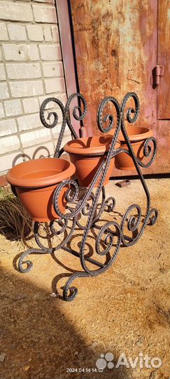 Цветник, подставка под цветы