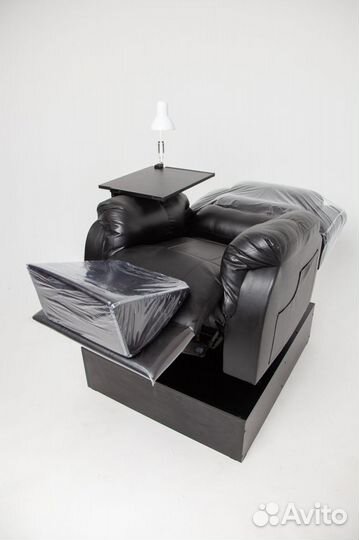 Кресло реклайнер в чёрном цвете