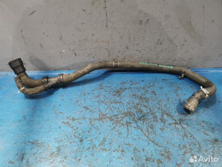 Патрубок охлаждения нижний Volvo S60 2 Поколение