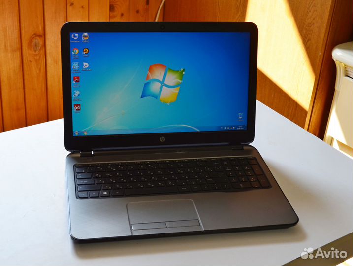 Надёжный ноутбук HP 15-r098sr в хорошем состоянии