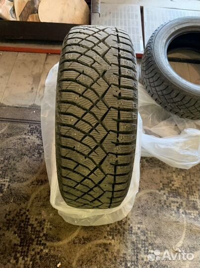 Nitto Therma Spike 225/60 R17