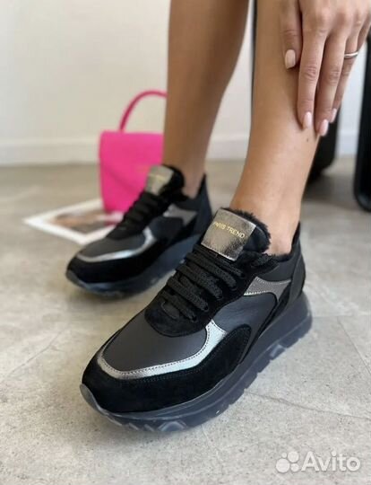 Кроосвки женские утепленные