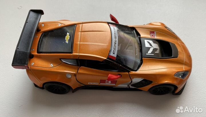 Модель Chevrolet Corvette 1:36