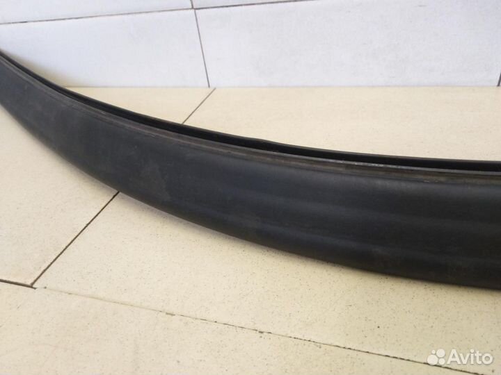 Уплотнитель капота X1 E84 2009