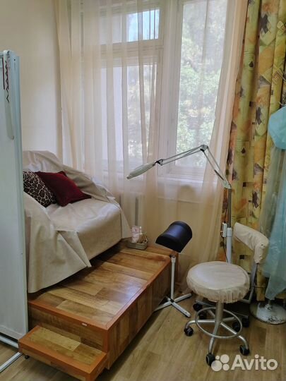 Аренда места мастера маникюра и педикюра