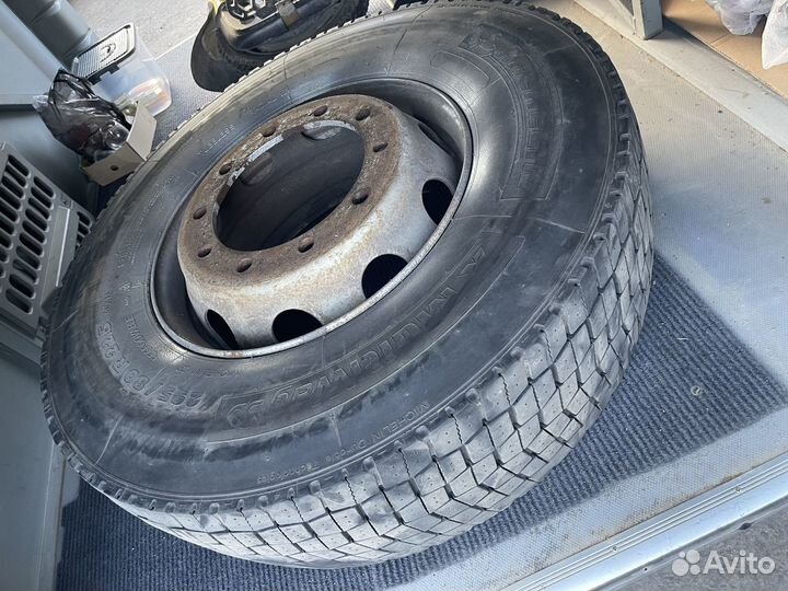 Шина 295 80 22.5 бу Michelin