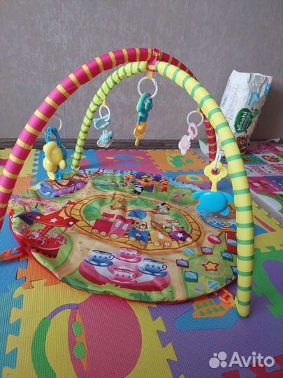 Развивающий коврик для малышей