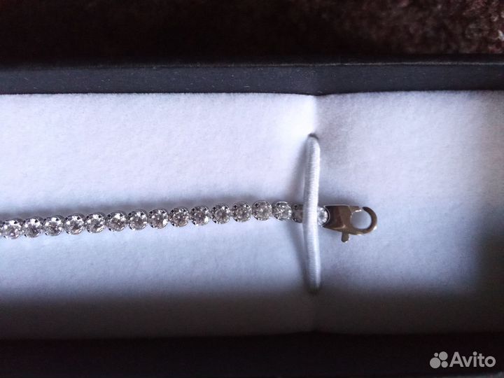 Теннисный браслет из белого золота
