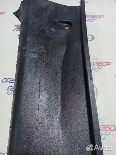 Накладка замка багажника Subaru Impreza седан 2008