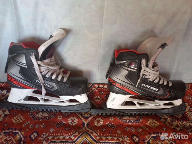 Продам щитки,коньки,нагрудник,блин и ловушку