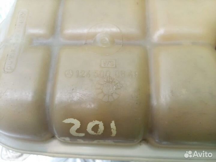 Бачок ож Mercedes-Benz W124 M102.985 2.3I 1987