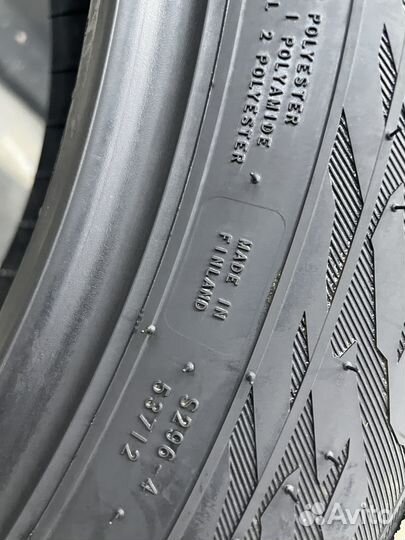 Nokian Tyres Hakkapeliitta 9 SUV 225/55 R19 103T
