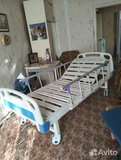 Медицинская кровать для лежачих больных