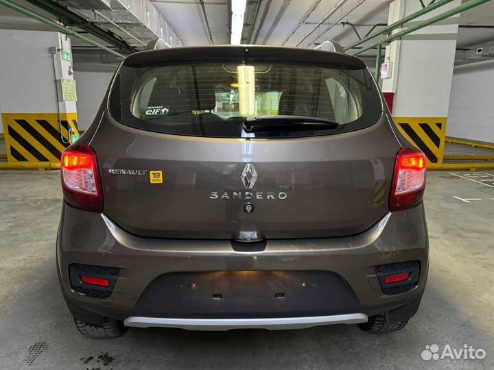 Renault Sandero Stepway 1.6 МТ, 2019, битый, 132 592 км