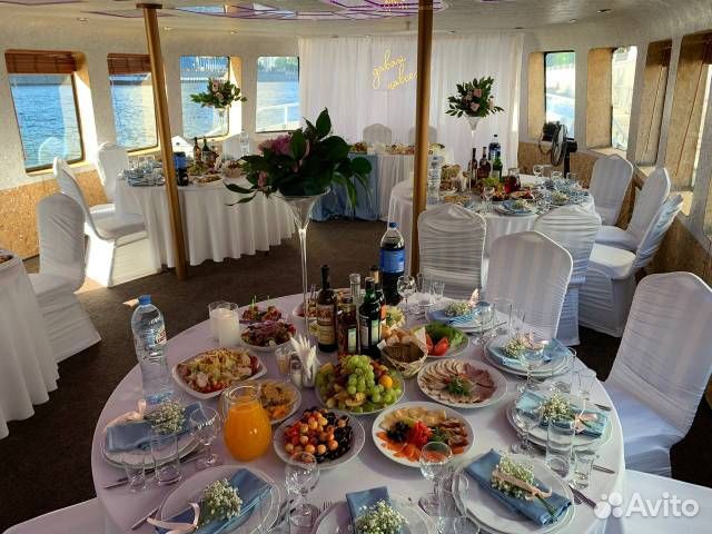 Аренда теплохода Уникум, цены весна-лето 2023