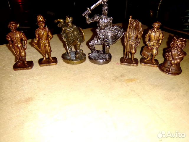 Киндер коллекция 90 годов, металлические солдатики