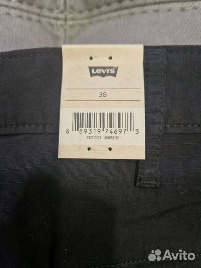 Новые оригинальные шорты levis 38