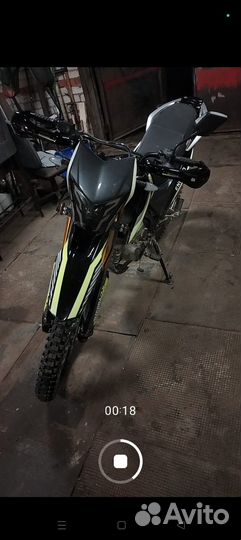 Мотоцикл эндуро 250