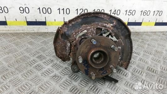 Ступица передняя правая toyota auris E150 (5LV26N9