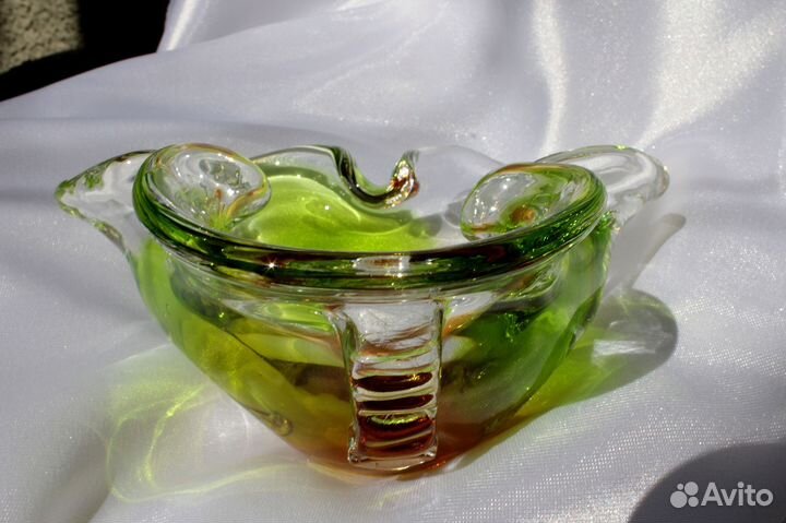 Вазочка (пепельница) из чешского стекла