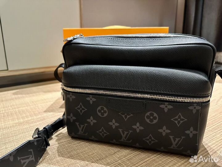 Сумка Louis Vuitton унисекс, оригинал