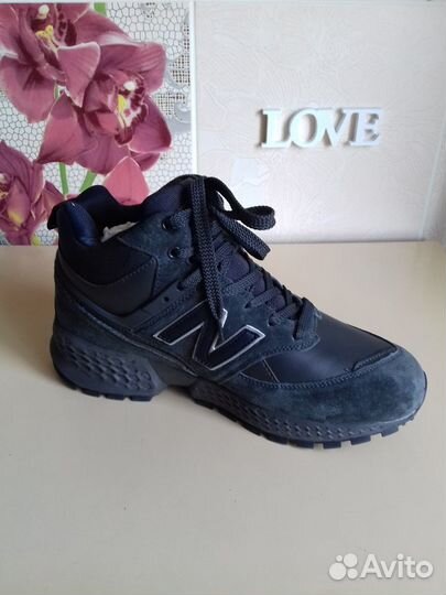 Зимние кроссовки,новые,р.42,44,45,46