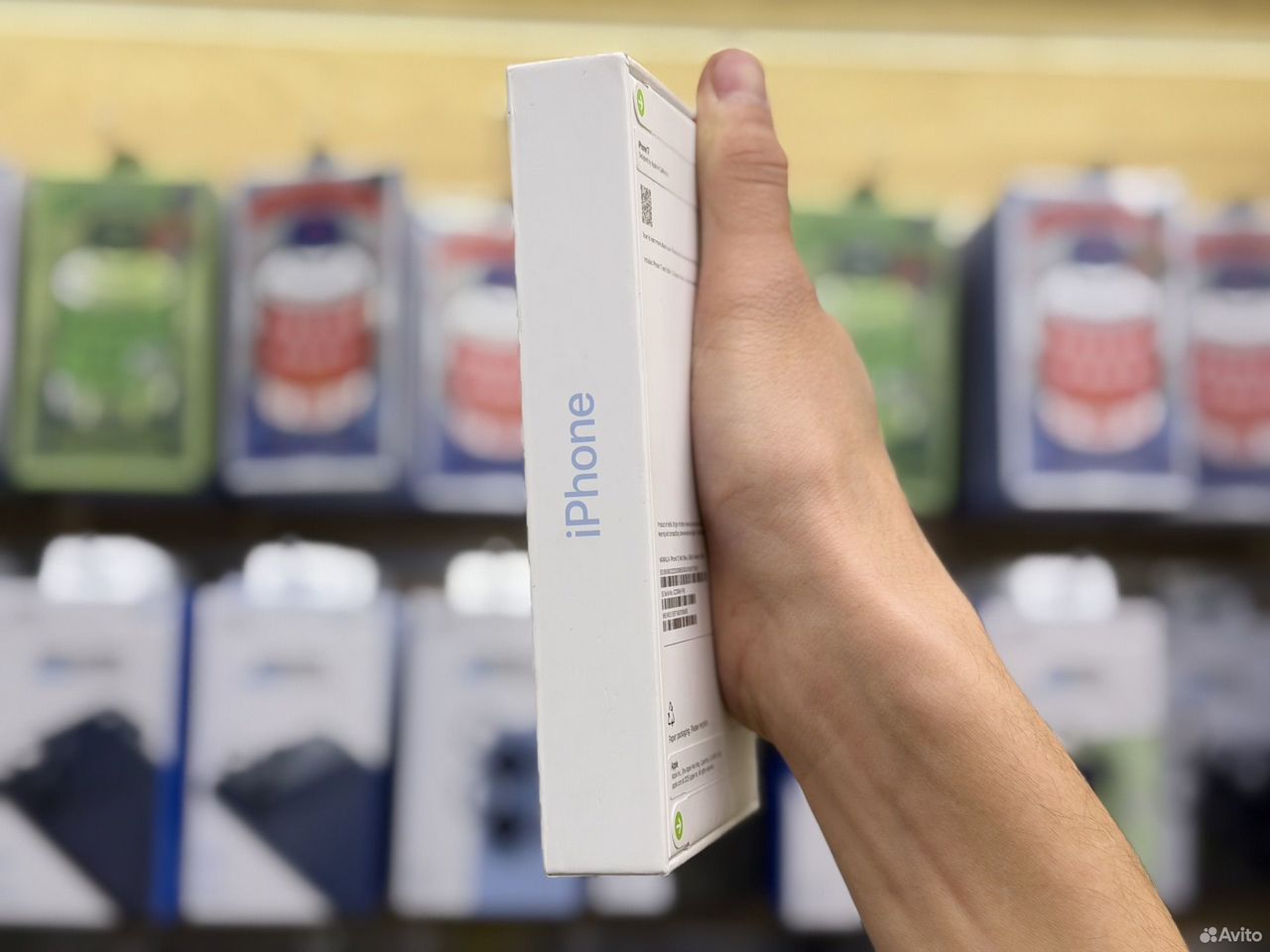 iPhone 17, 256 ГБ, SIM + eSIM