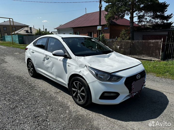 Hyundai Solaris 1.4 AT, 2018, битый, 98 000 км