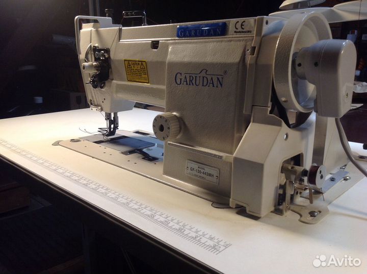 Швейная машинка с тройным продвижением новая