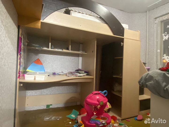 2-х ярусная кровать со столом