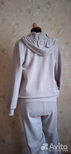 Спортивный костюм женский