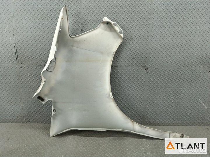 Крыло переднее левое toyota noah