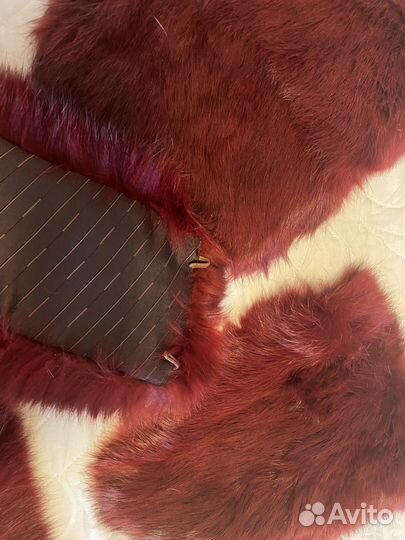 Меховой воротник лиса и накладные карманы