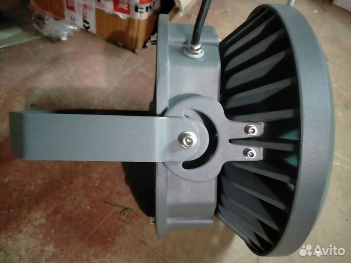 Светодиодный прожектор 150 вт