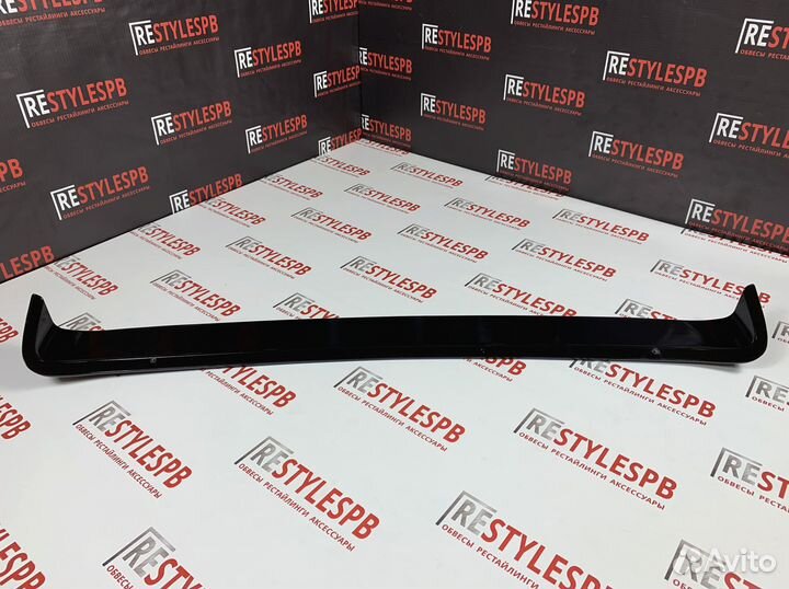 Спойлер на заднее стекло Toyota Camry 70