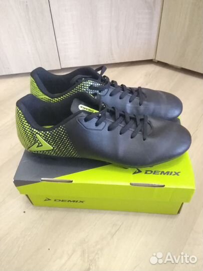 Футбольные бутсы demix