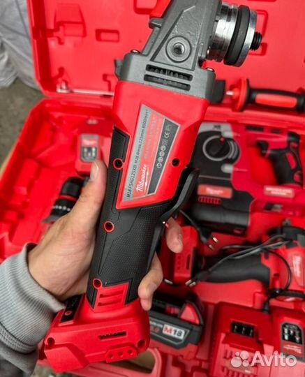 Набор инструментов Milwaukee 4in1 (Арт.20744)